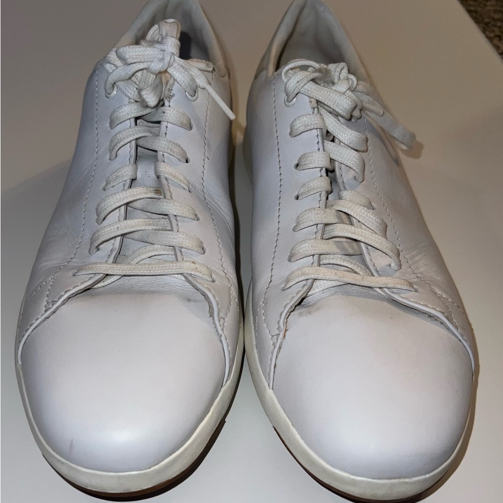 Pre-Owned Cole Haan White Leather Minimalist Sneakers